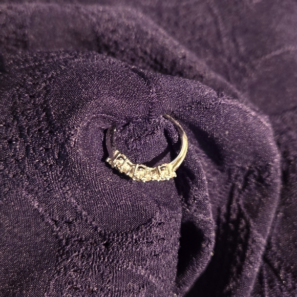 Lovely 14K white gold, 1/3 TW, 12 diamonds GHI I1  Size 7 Ring, Fine Jewelry - Picture 5 of 8